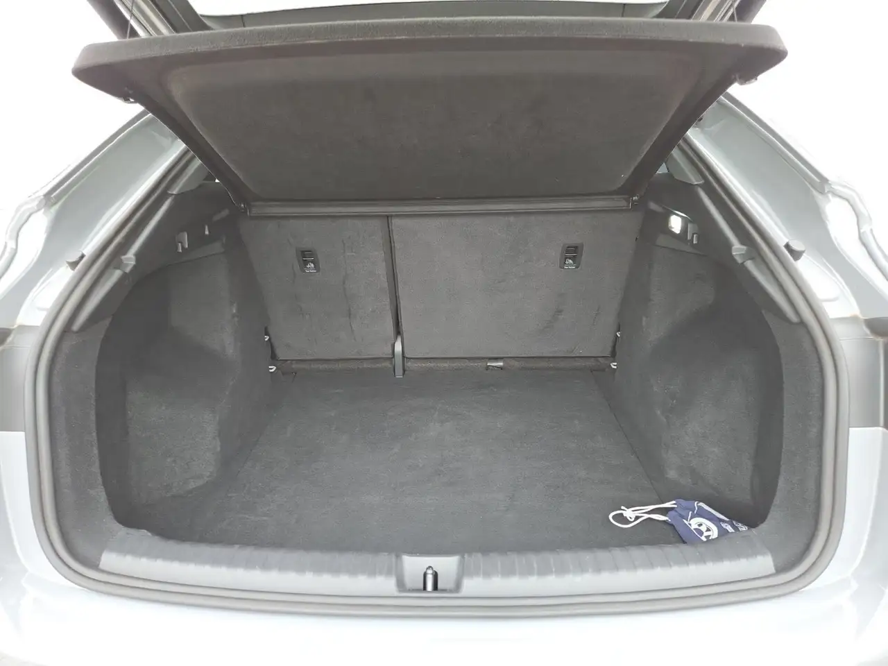 Audi Q4 e-tron 35, LED/19"/VIRTUAL/2xPDC/GR 14