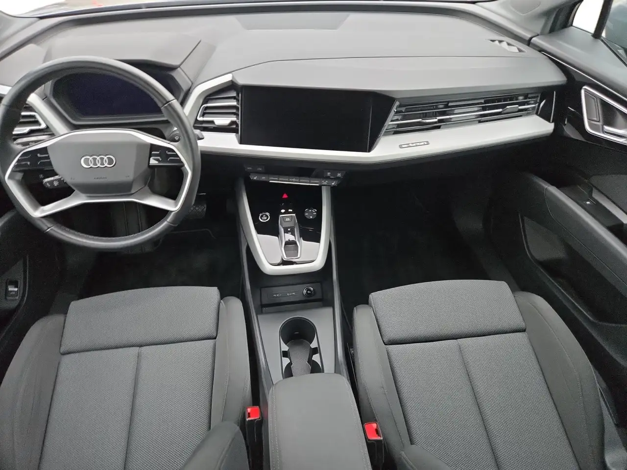 Audi Q4 e-tron 35, LED/19"/VIRTUAL/2xPDC/GR 8