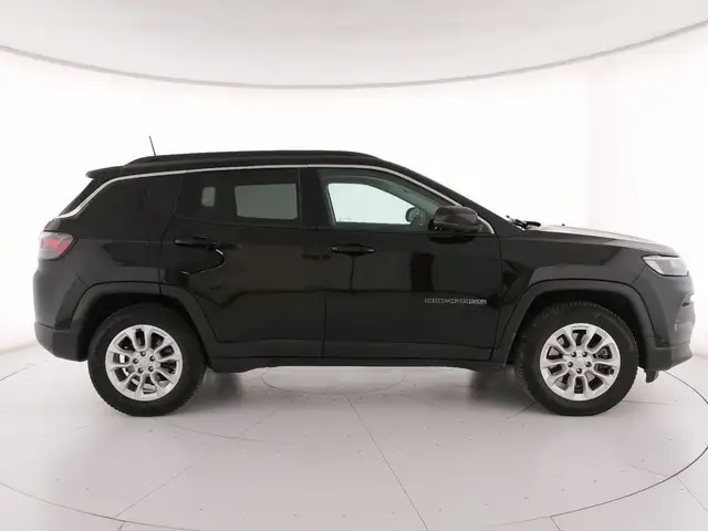 Jeep Compass view 3
