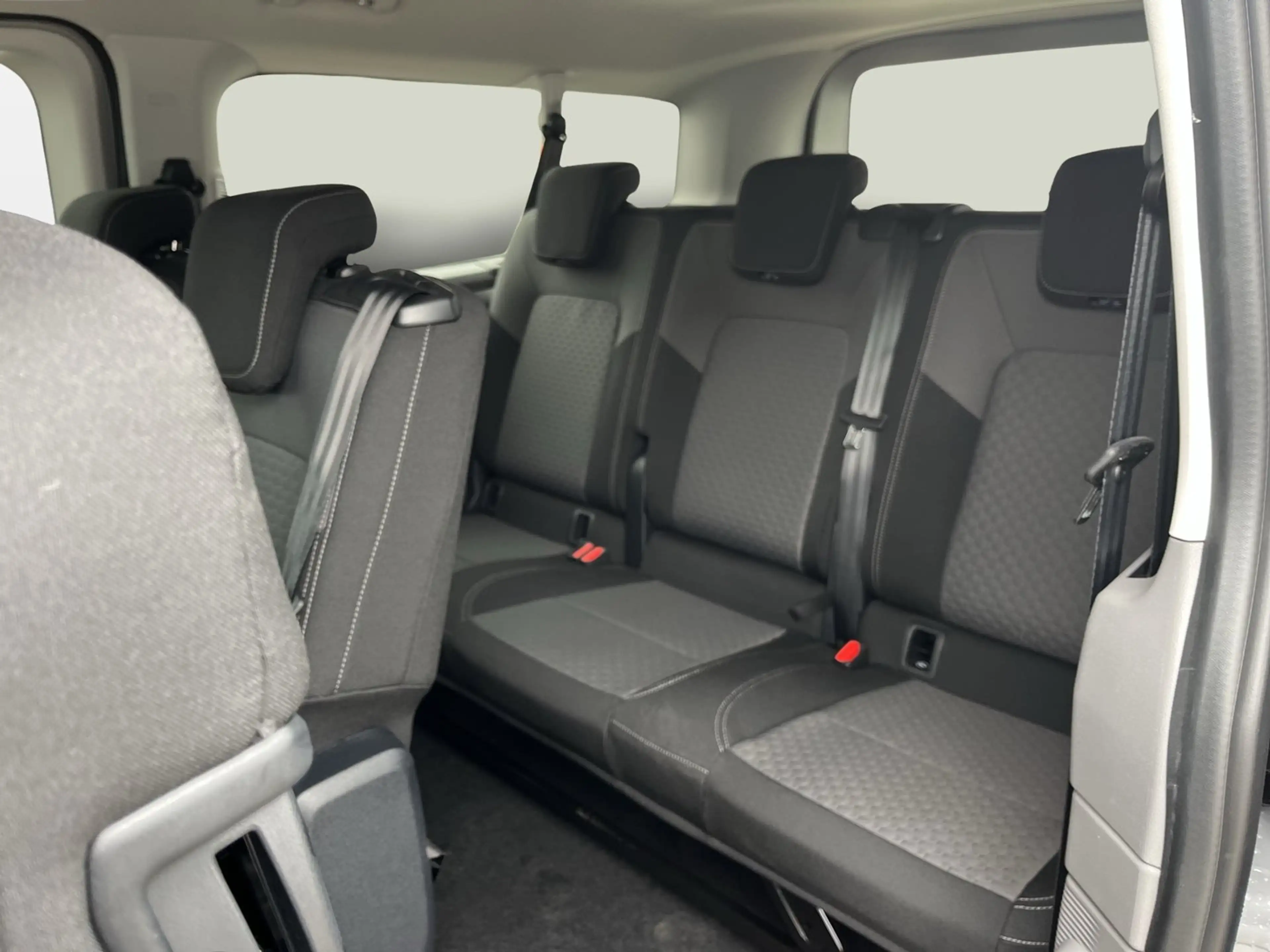 Volkswagen T7 Caravelle VW T7 Caravelle Life LR TDI 4MOTION — photo 11