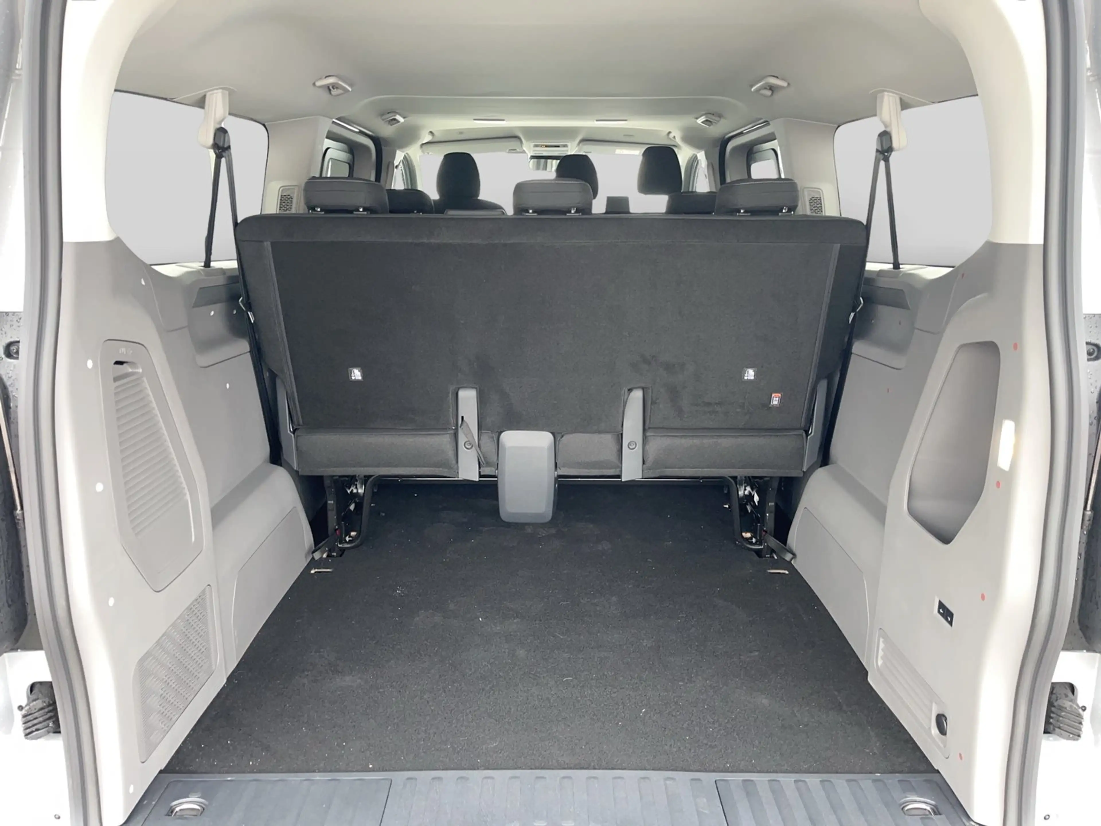 Volkswagen T7 Caravelle VW T7 Caravelle Life LR TDI 4MOTION — photo 9
