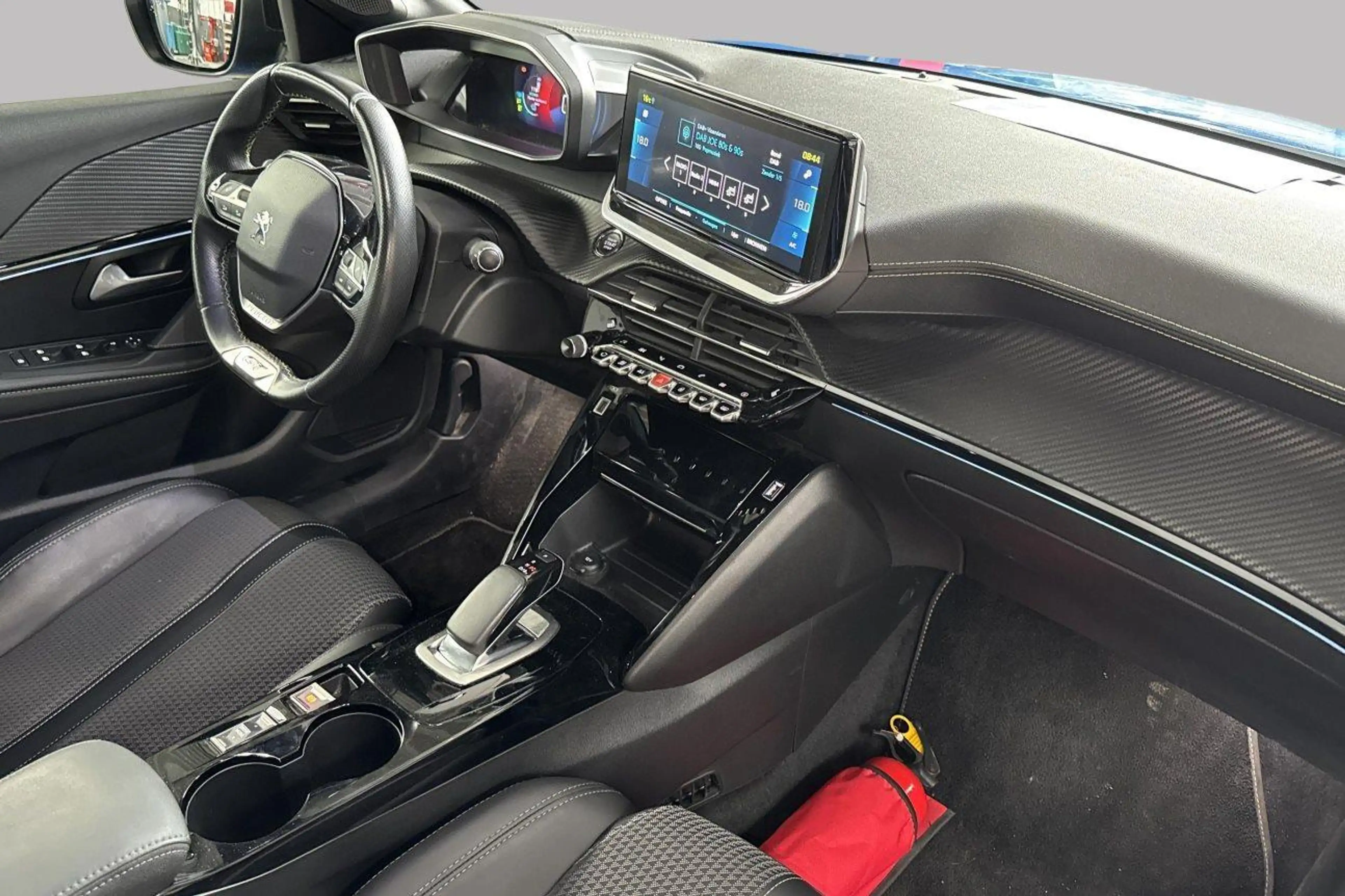 Peugeot e-208 GT Line EV 50 kWh — photo 2