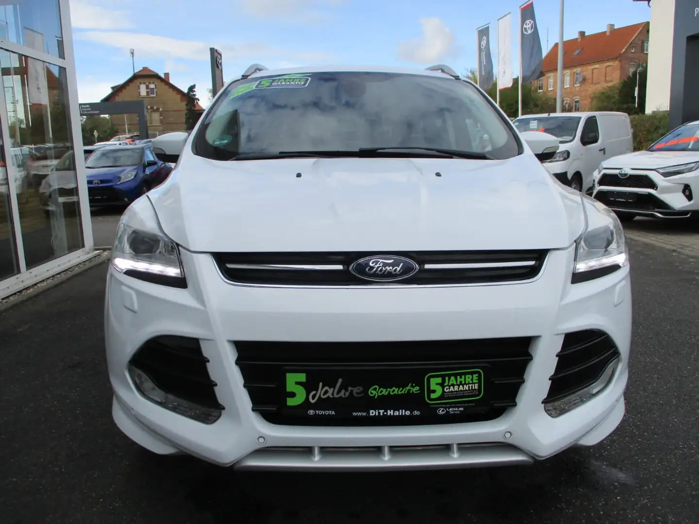 Ford Kuga 1.5 EcoBoost ST Navi Sitzhzg Klima Kamera Bílá - 2
