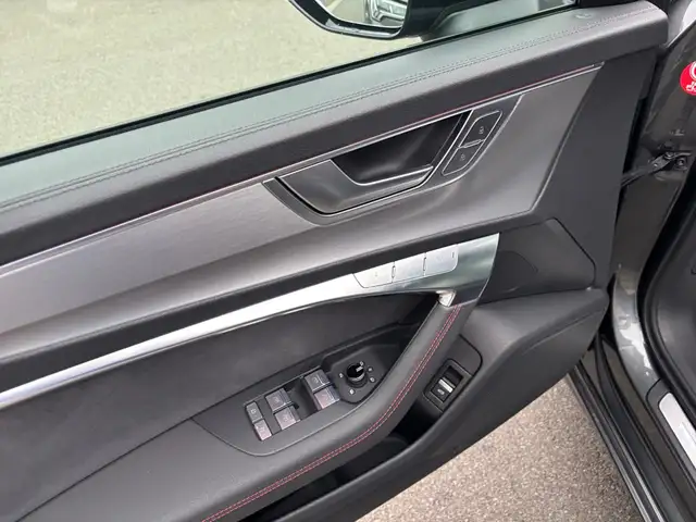 Audi A6 view 6