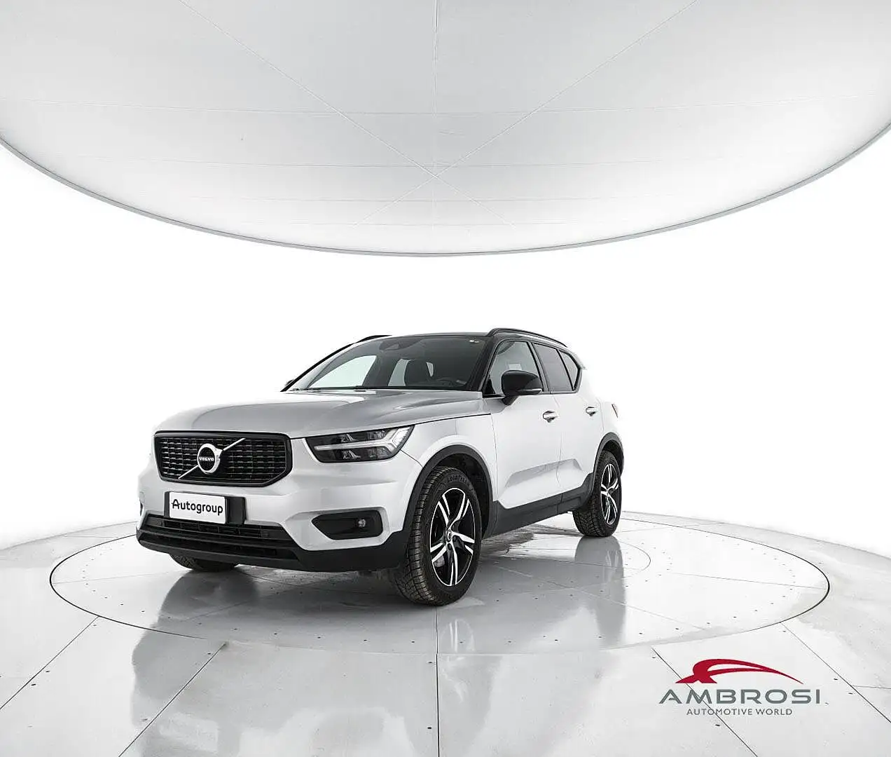 Volvo XC40 B4 AWD Geartronic R-design Argento - 1