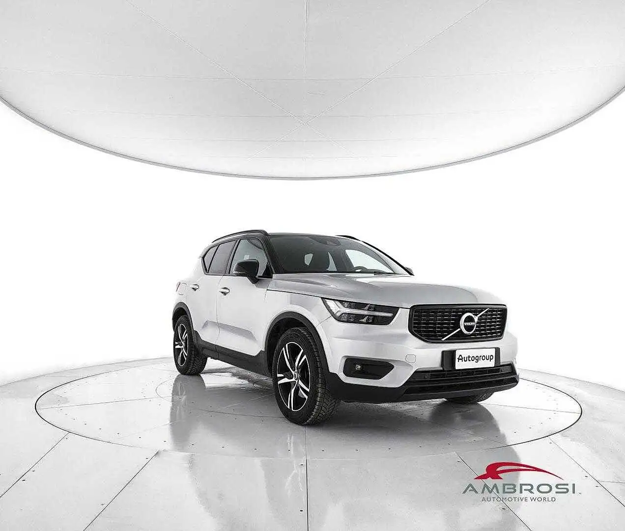 Volvo XC40 B4 AWD Geartronic R-design Argento - 2