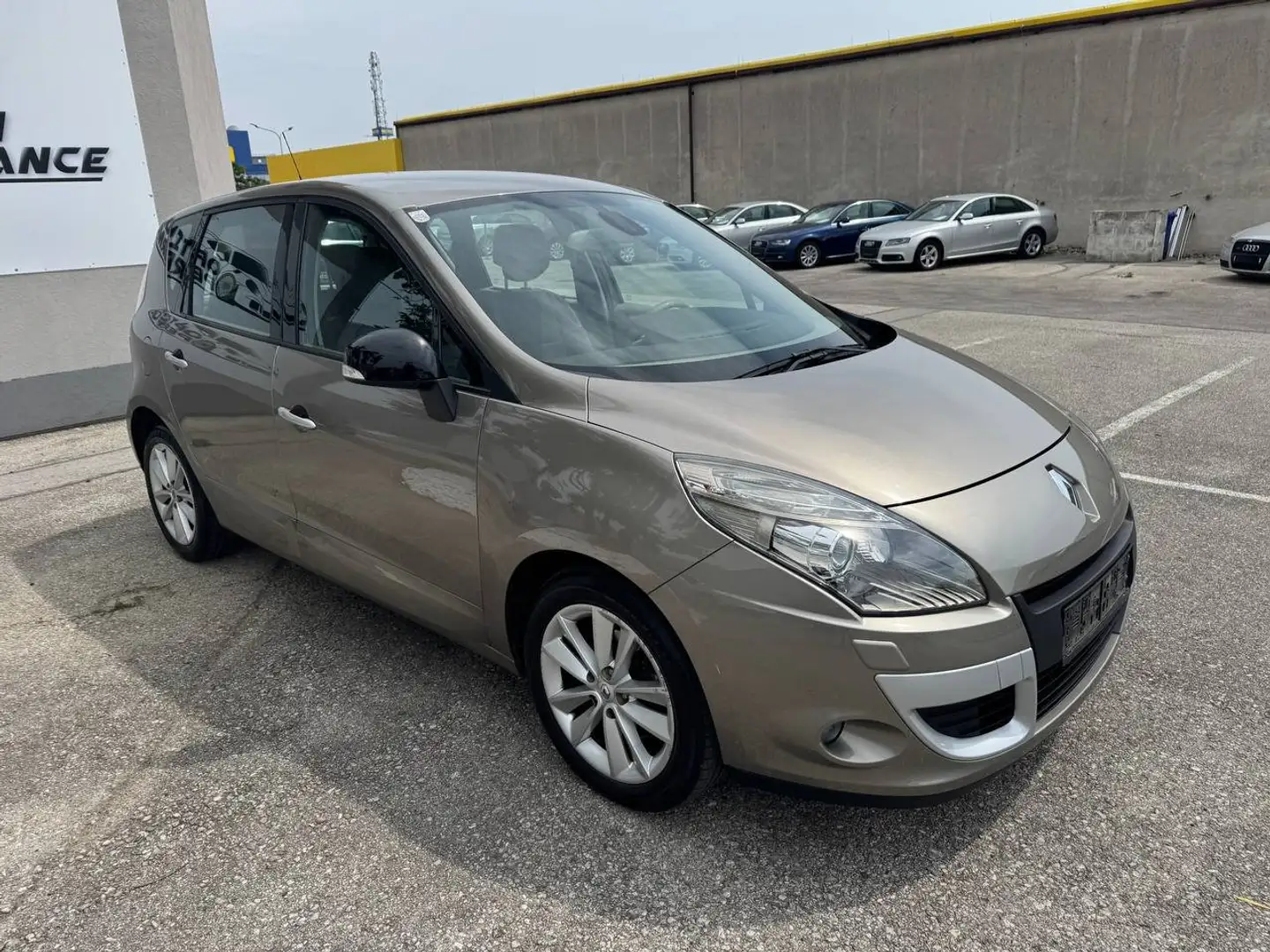 Renault Scenic Energy dCi 130 Bose Edition Braun - 2