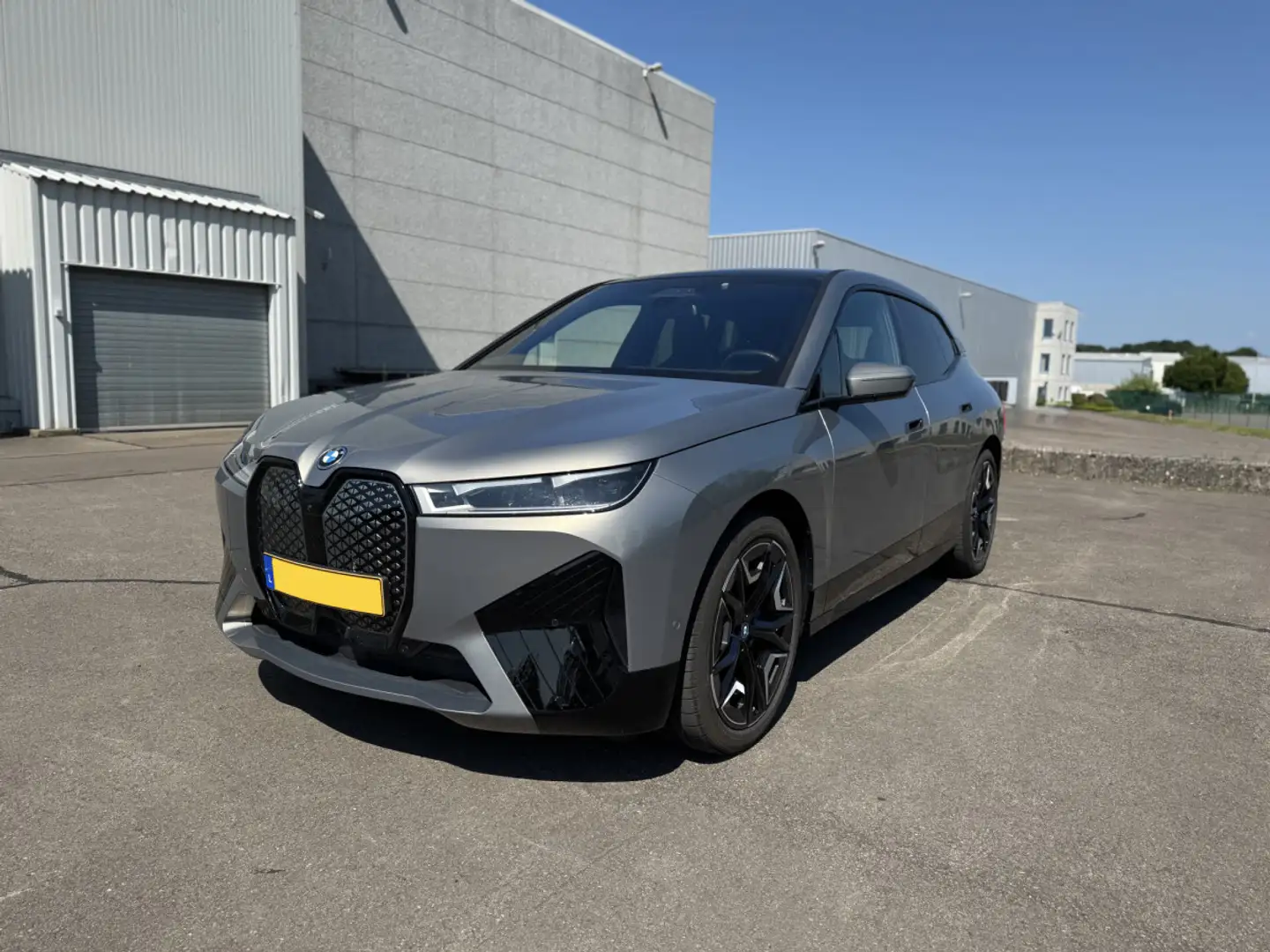 BMW iX xDrive50 - 1