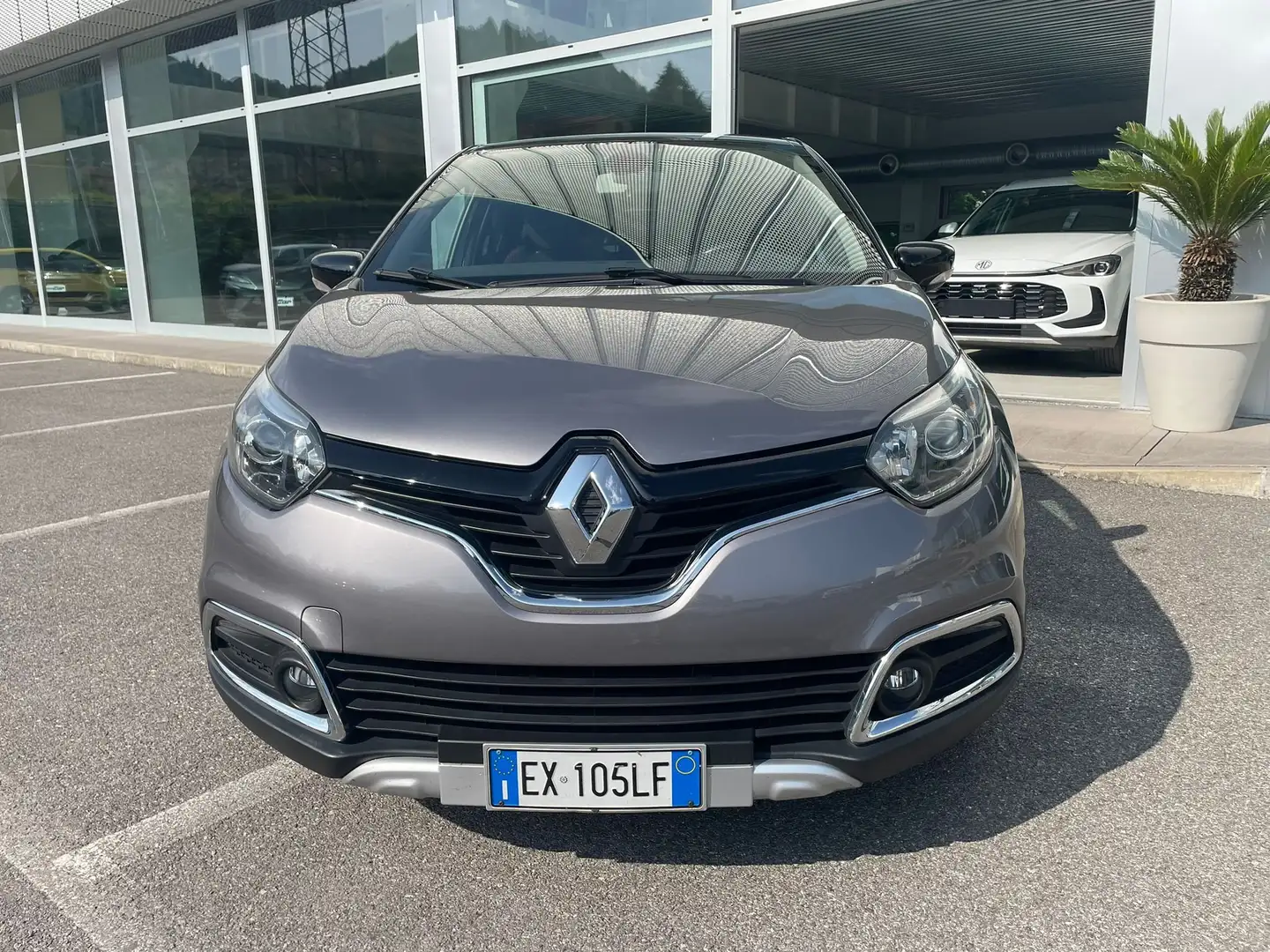 Renault Captur 1.5 dCi Project Runway 90Cv EDC Gris - 2