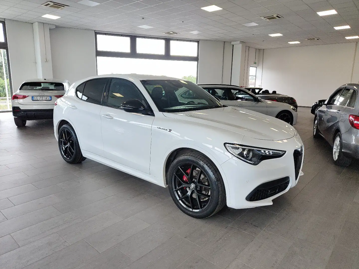 Alfa Romeo Stelvio Veloce Tì 280cvAT8 Q4 Navi Camera+Sensori Cerchi20 Wit - 2
