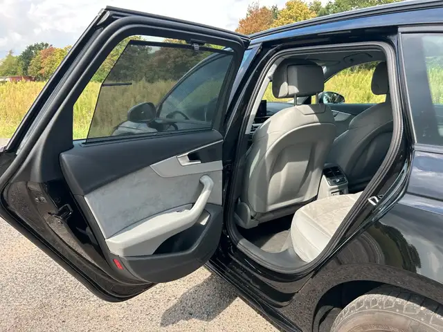 Audi A4 view 16