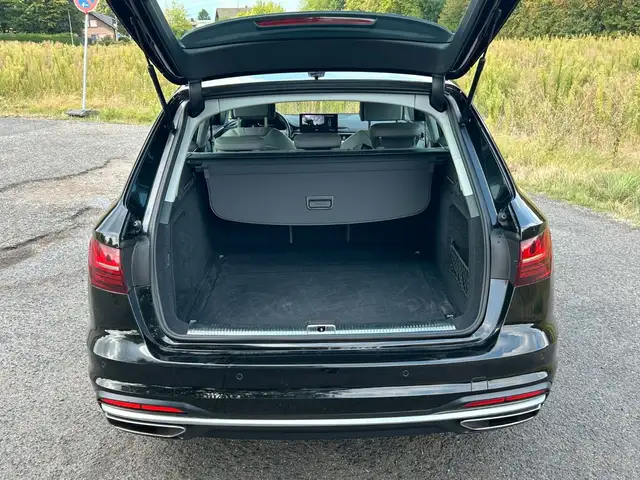 Audi A4 view 21