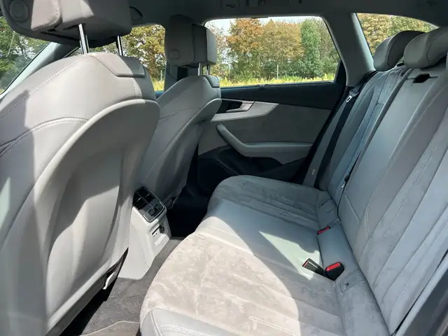 Audi A4 view 17