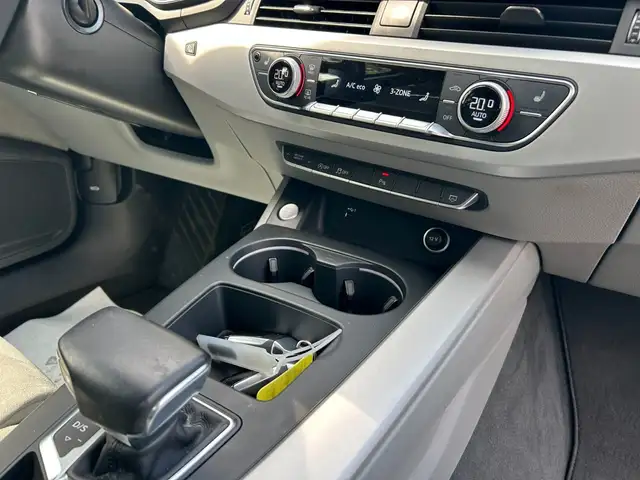 Audi A4 view 28