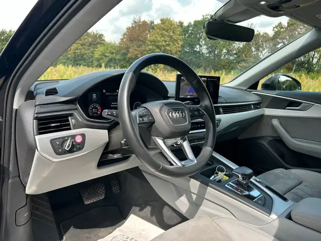 Audi A4 view 12