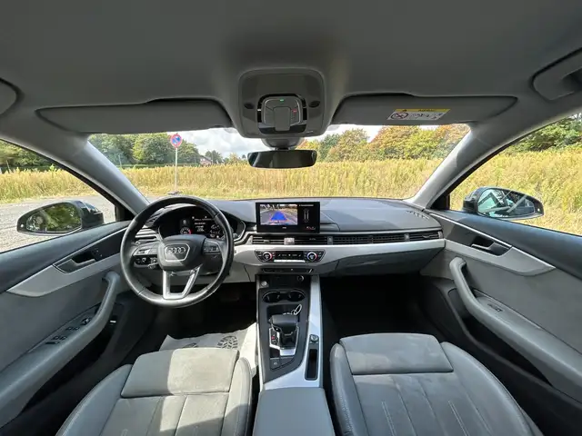 Audi A4 view 24
