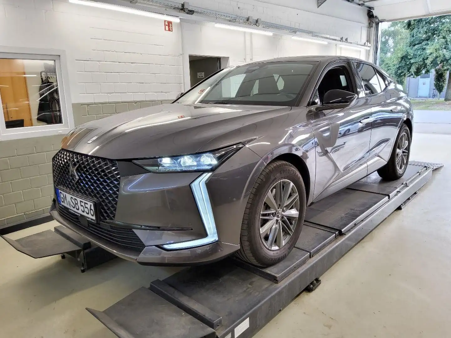 DS Automobiles DS 4 Bastille E-Tense Hybrid 225PS*10"TOUCH*PDC* Szürke - 2