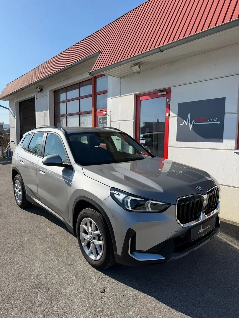 BMW X1 23i xDrive Mild-Hybrid Grau - 1