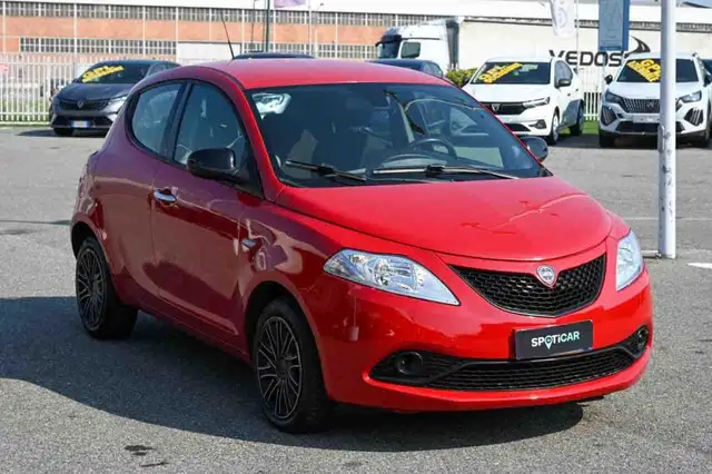 Lancia Ypsilon view 2