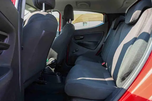 Lancia Ypsilon view 11