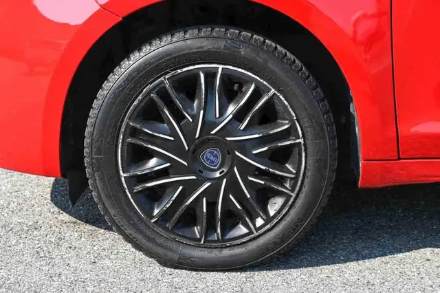 Lancia Ypsilon view 6