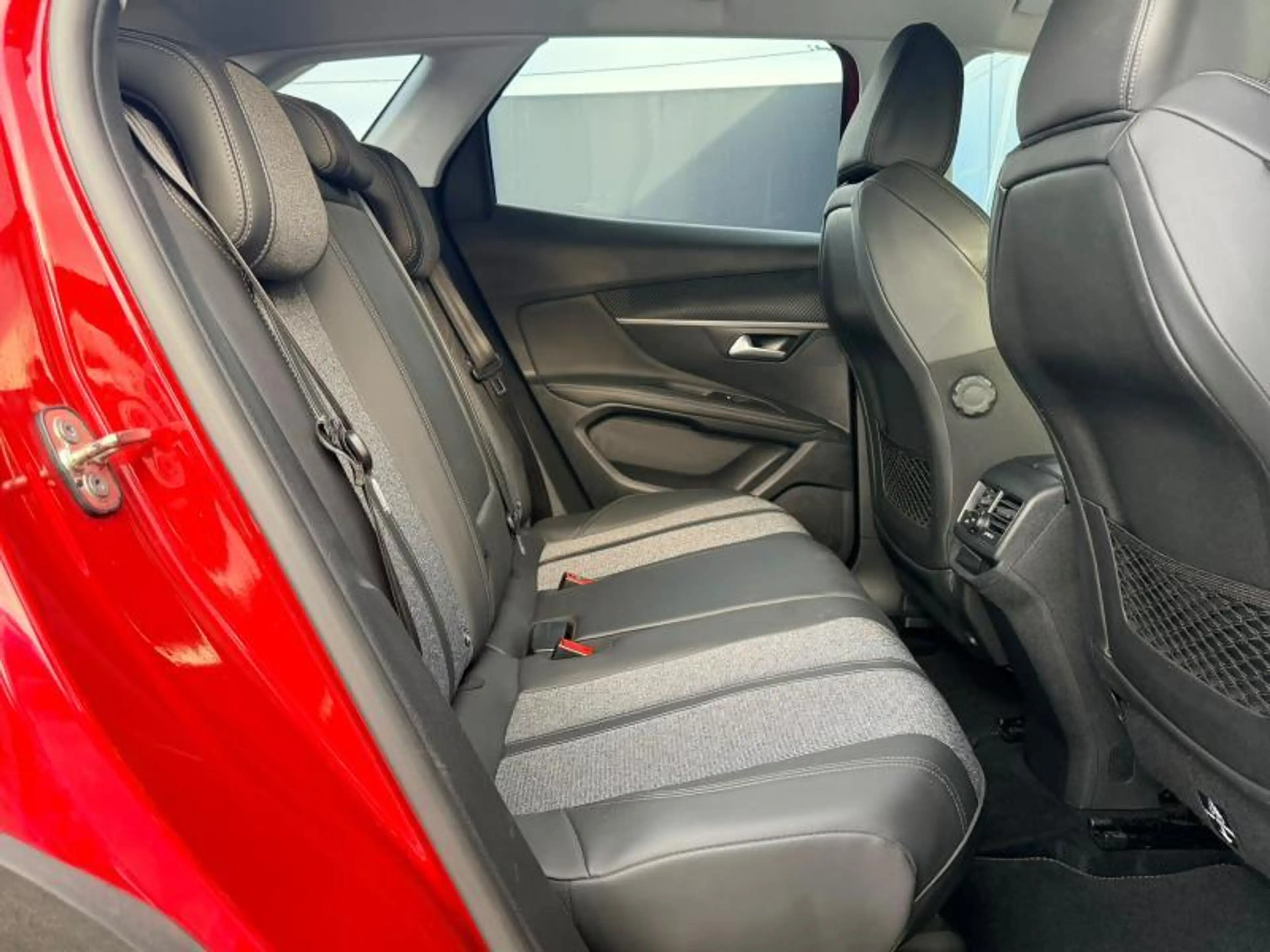 Peugeot 3008 Allure / EAT6 — photo 7