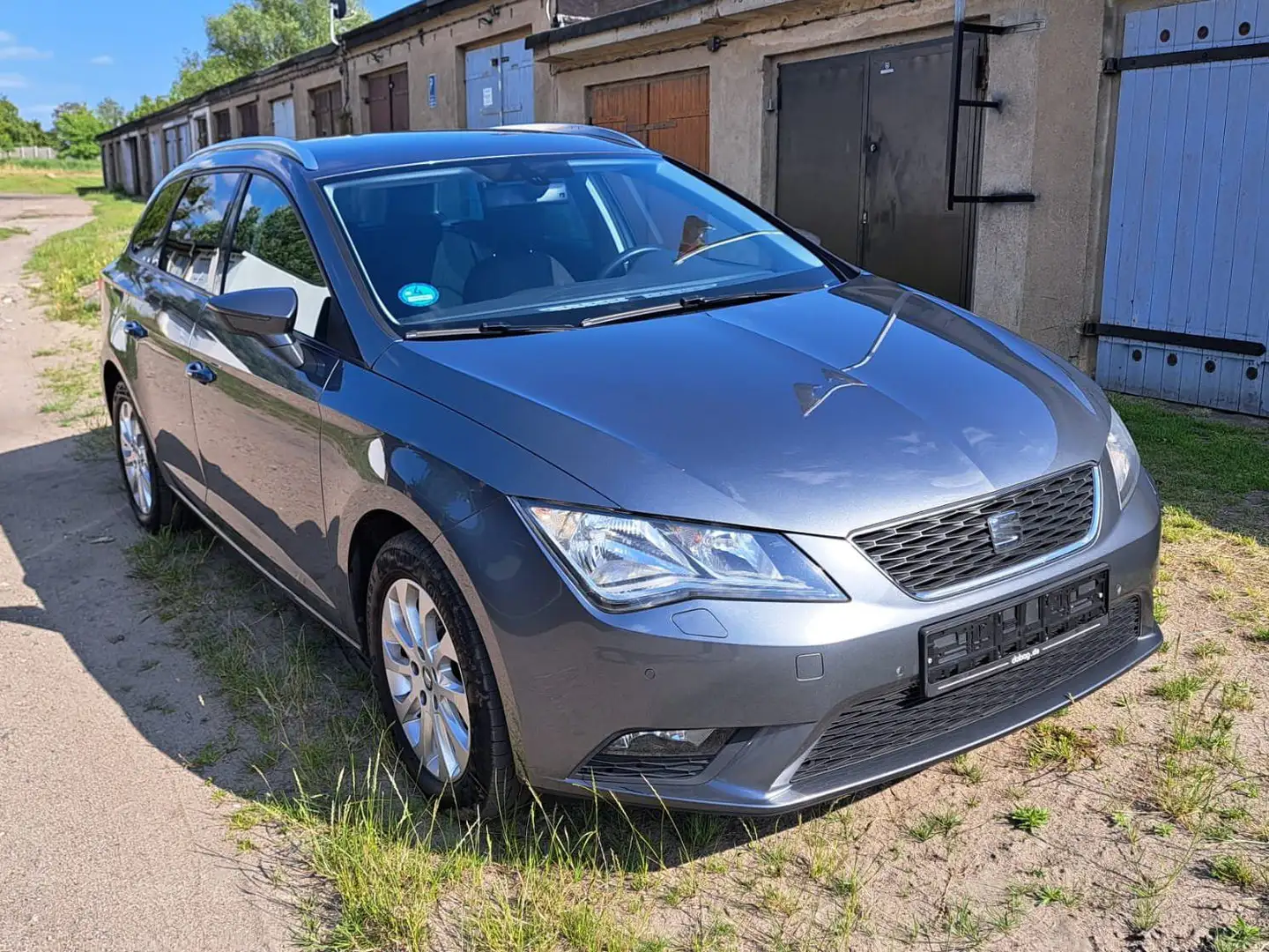 SEAT Leon Leon ST 1.6 TDI Start Grau - 1