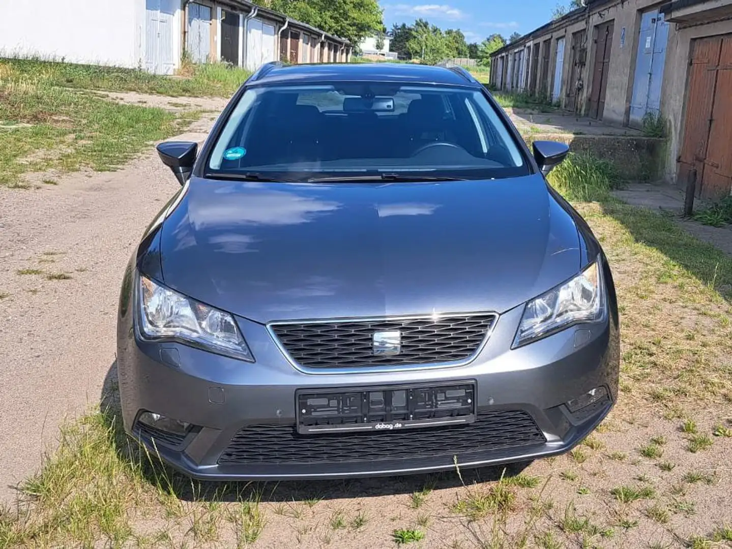 SEAT Leon Leon ST 1.6 TDI Start Grau - 2
