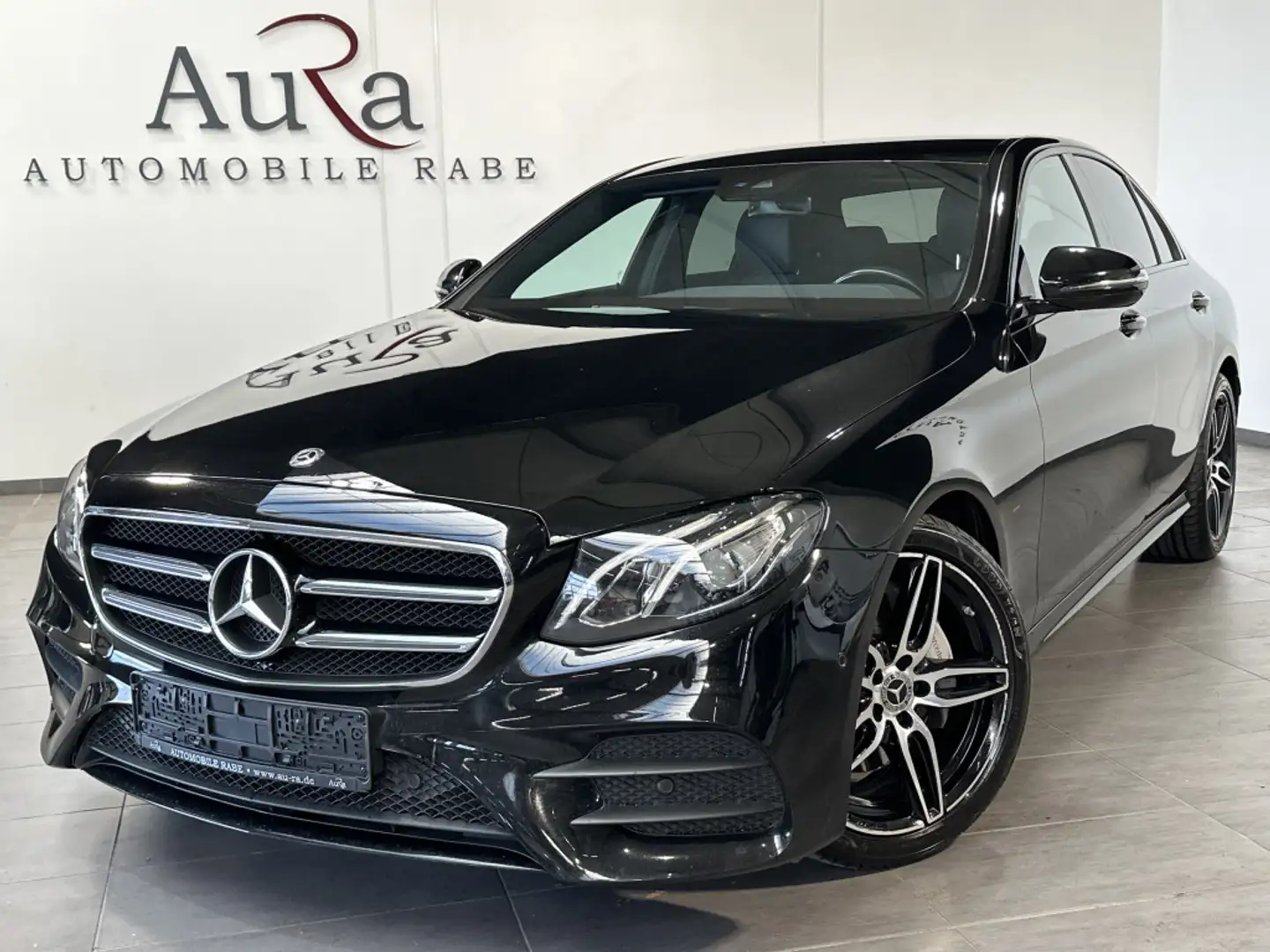 Mercedes-Benz E 220 AMG-Line NAV+LED+KAMERA+WIDESCREEN+19ZOLL Чорний - 1
