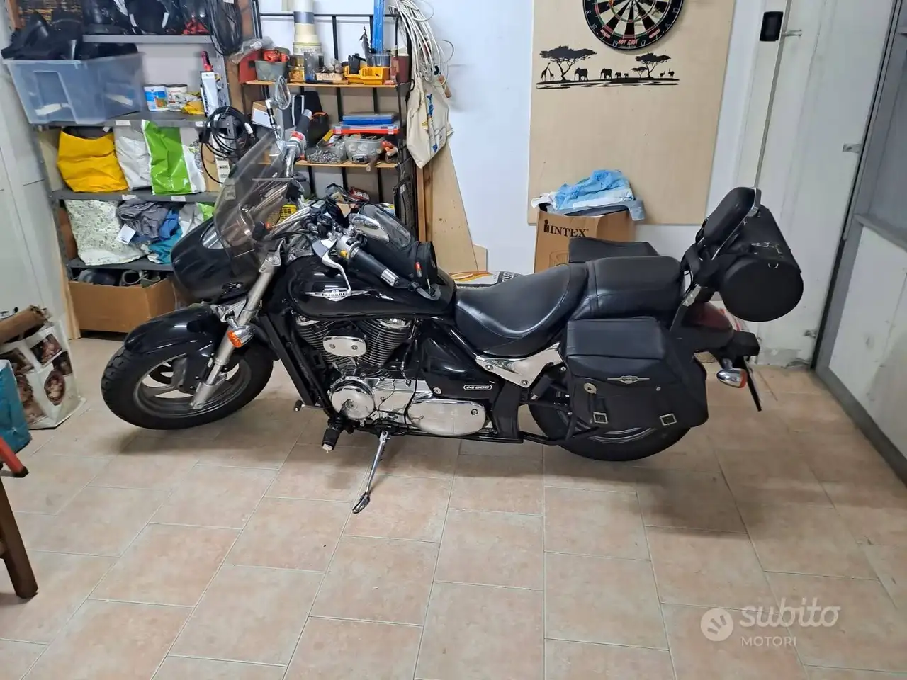 Suzuki Intruder M