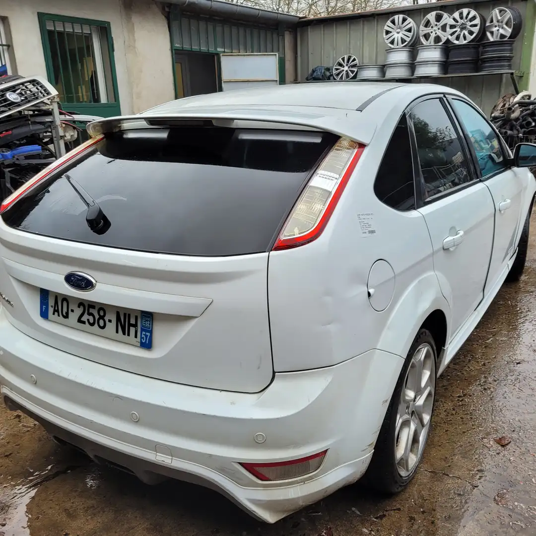 Ford Focus 2.0 - 145 Titanium Blanc - 2