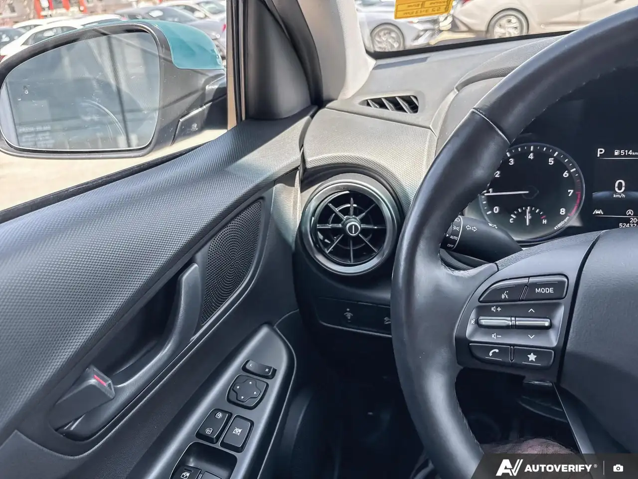 Hyundai KONA снимка Hyundai KONA