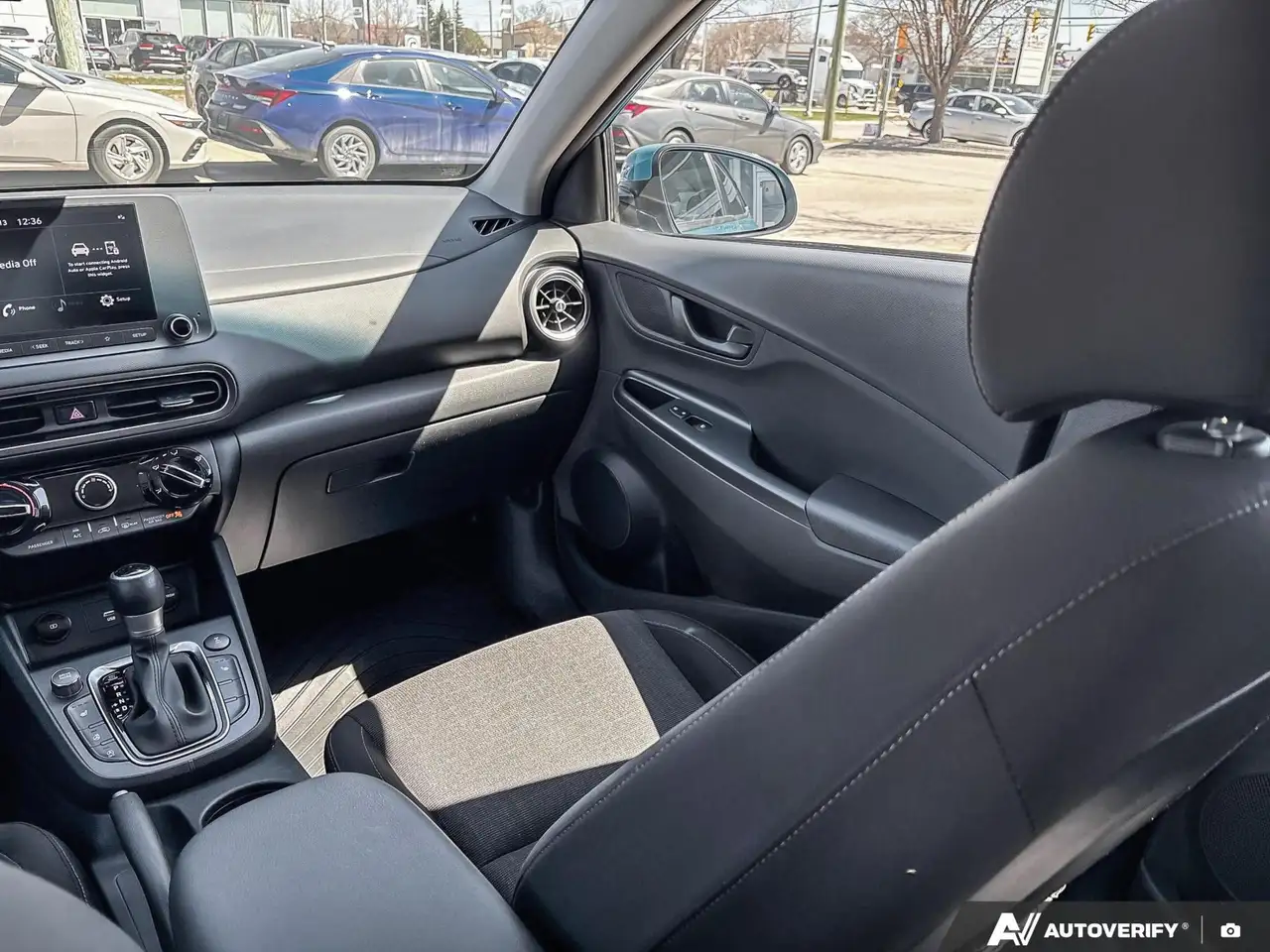 Hyundai KONA снимка Hyundai KONA