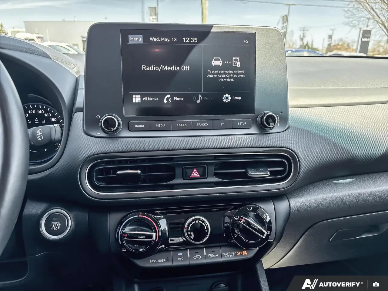 Hyundai KONA снимка Hyundai KONA