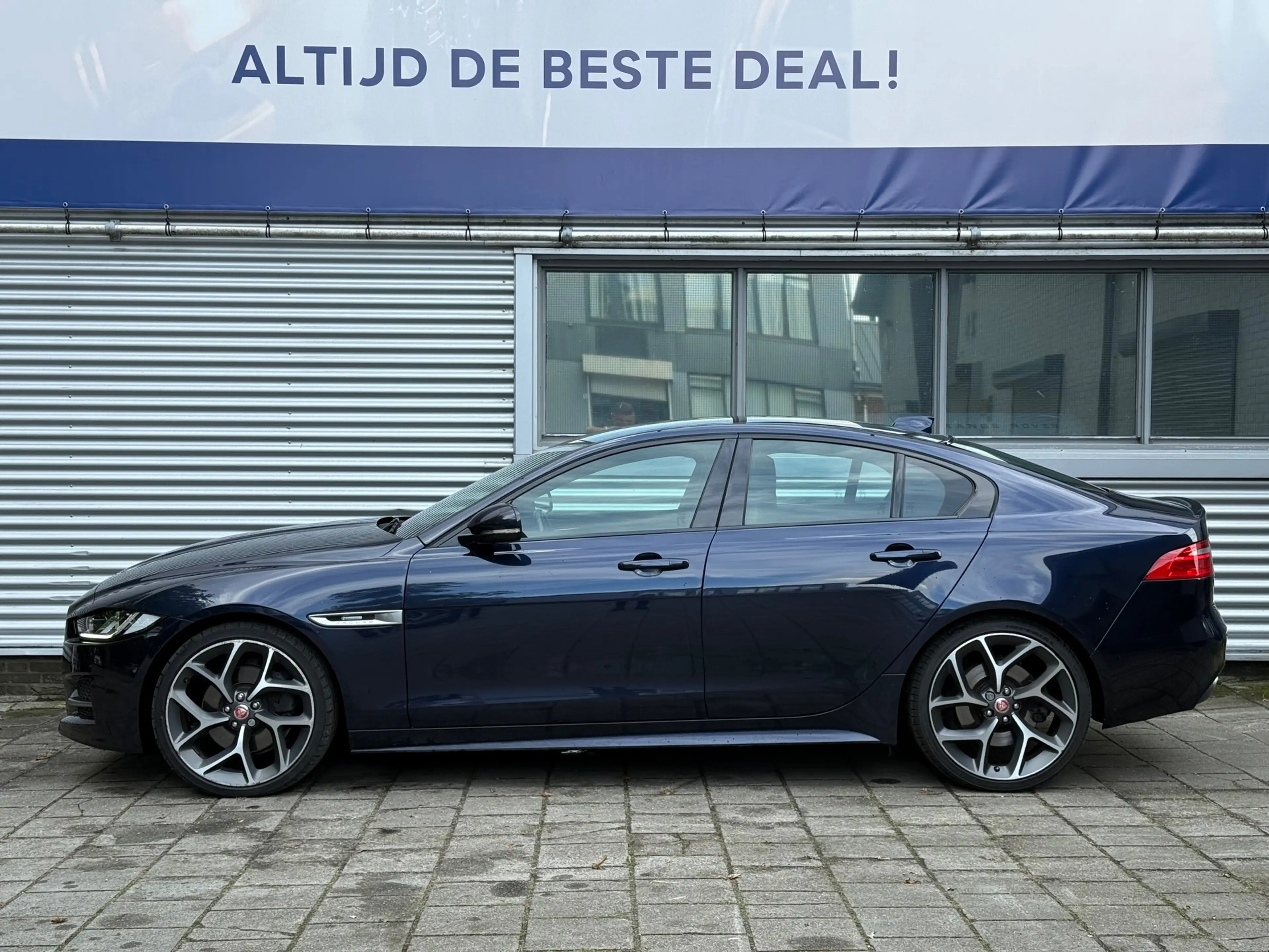 Jaguar XE 2.0t R-Sport l Automaat l Camera l Xenon l — photo 2