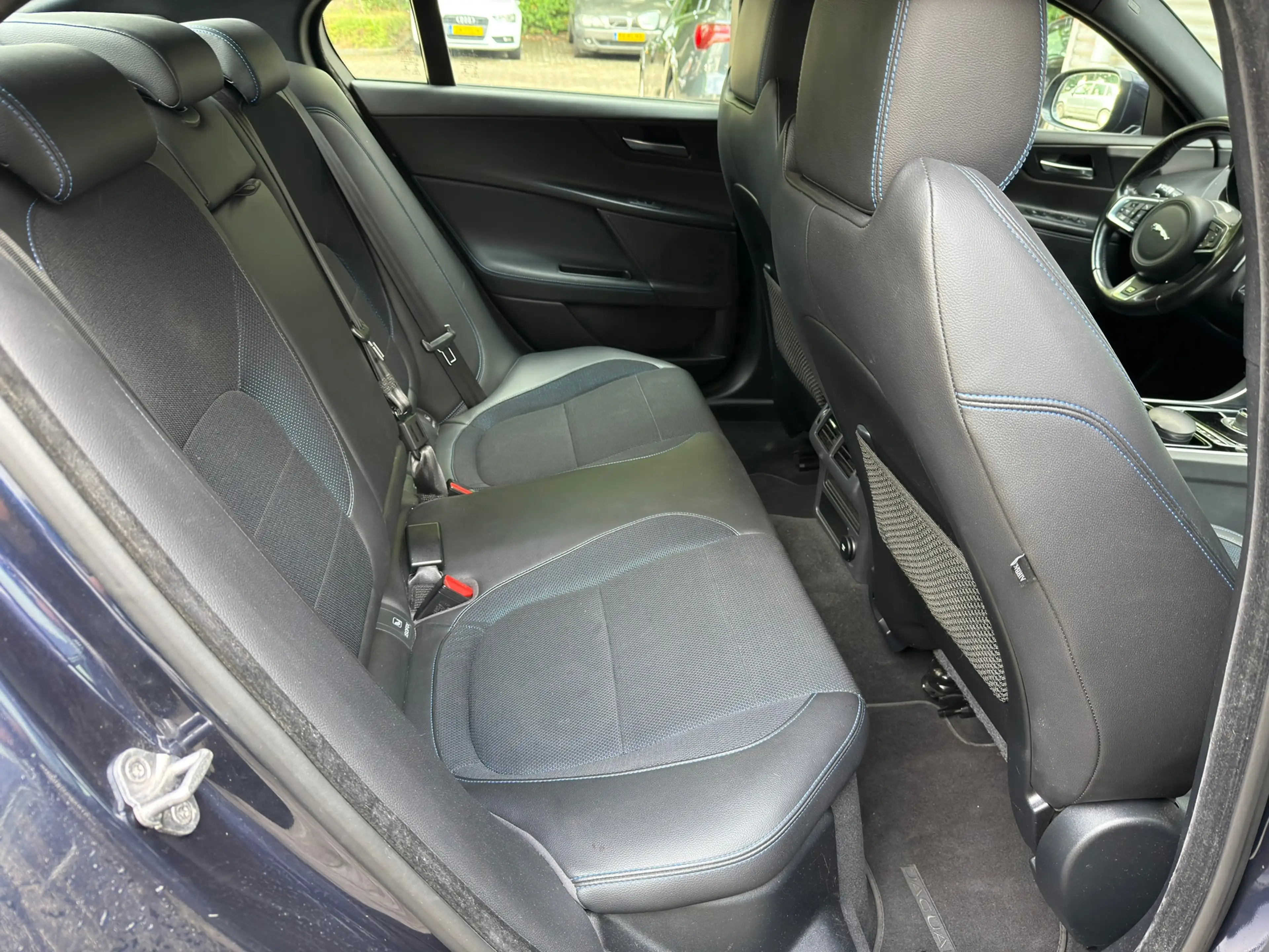 Jaguar XE 2.0t R-Sport l Automaat l Camera l Xenon l — photo 14