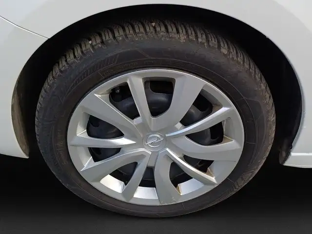 Opel Corsa view 8