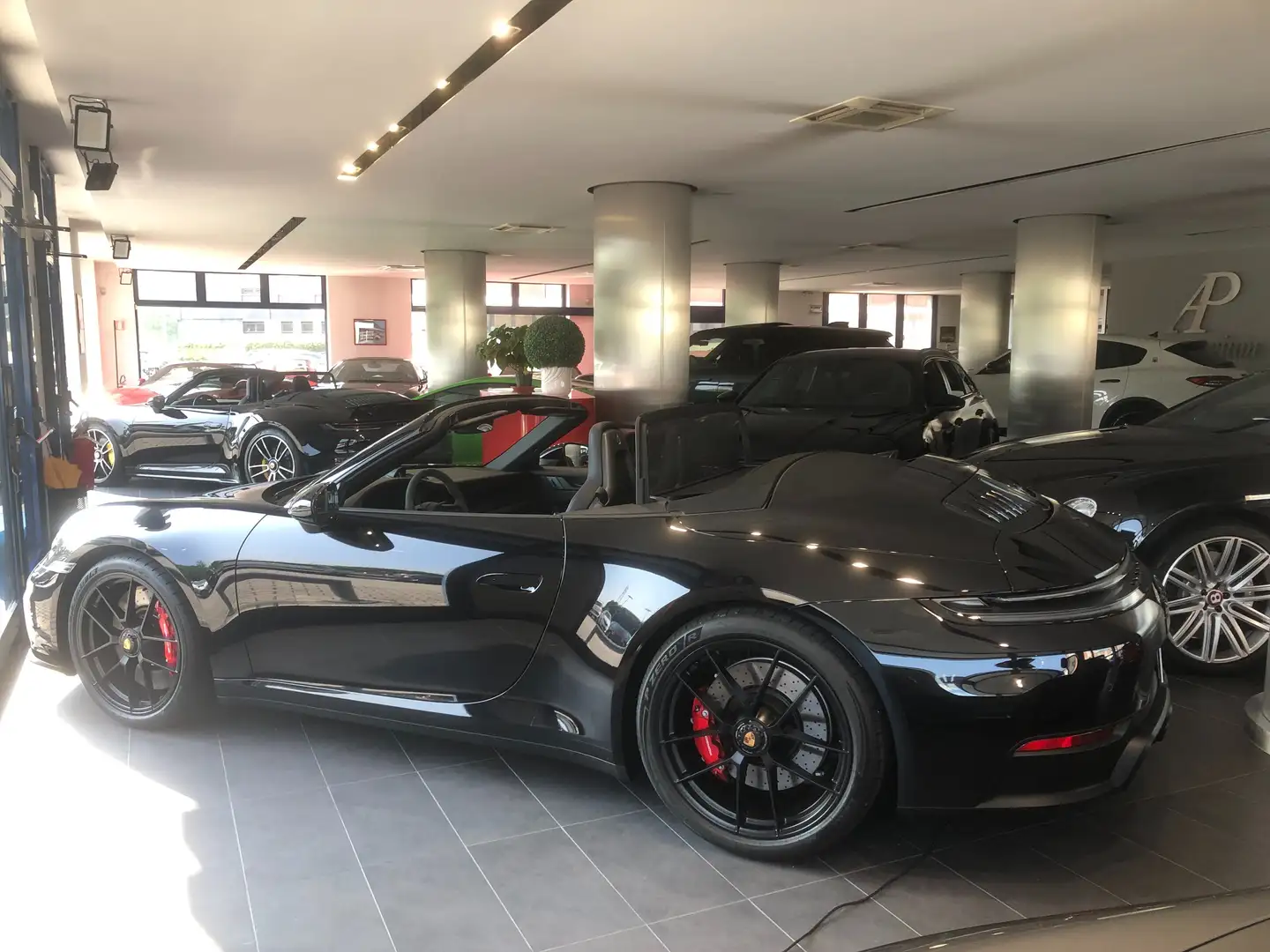 Porsche 992 911 2 Cabrio GTS Hybrid Possibile subentro leasing Nero - 2