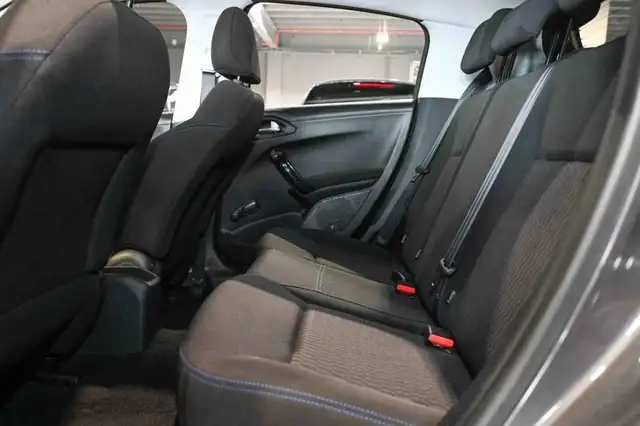 Peugeot 208 view 14