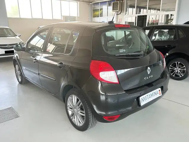 Renault Clio view 4