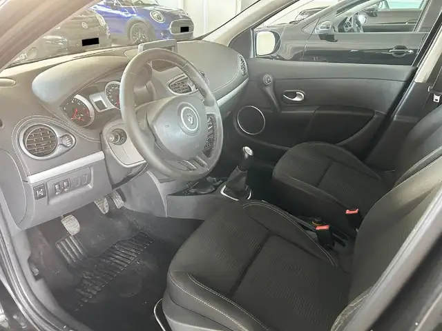 Renault Clio view 8