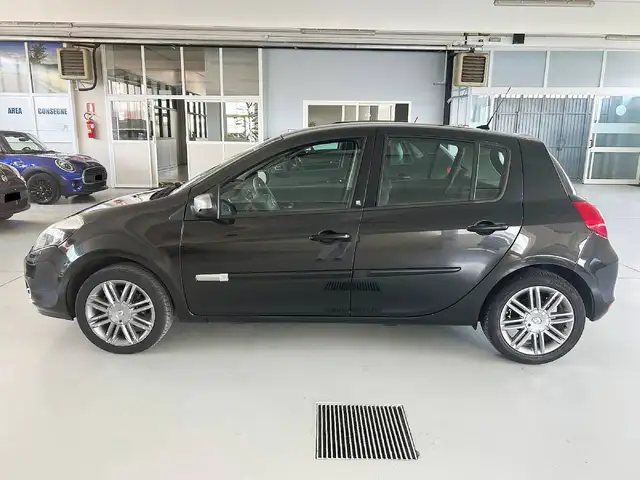 Renault Clio view 17