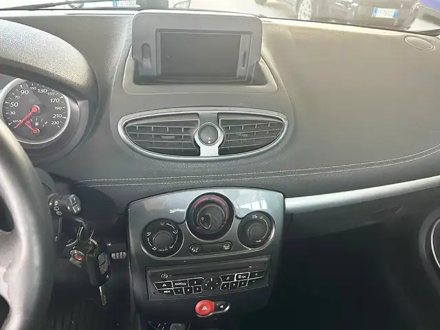 Renault Clio view 13
