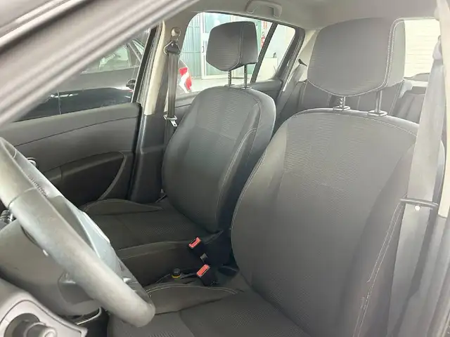 Renault Clio view 9