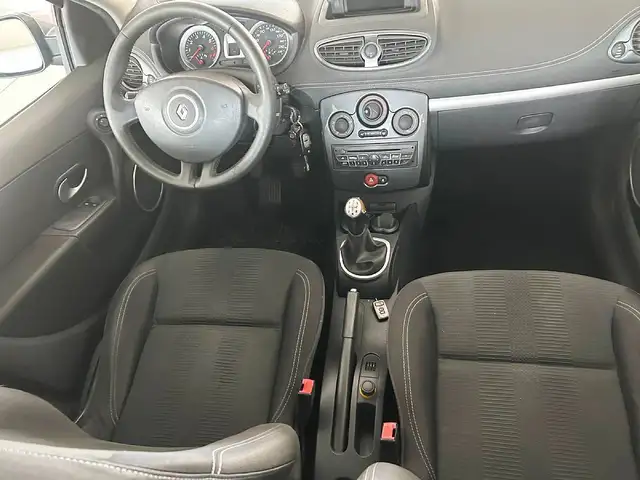 Renault Clio view 11