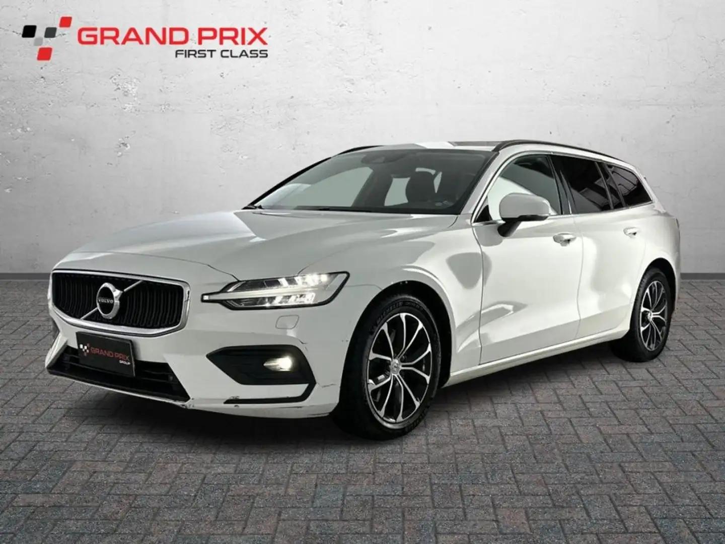 Volvo V60 B3 Geartronic Momentum Business Bianco - 1