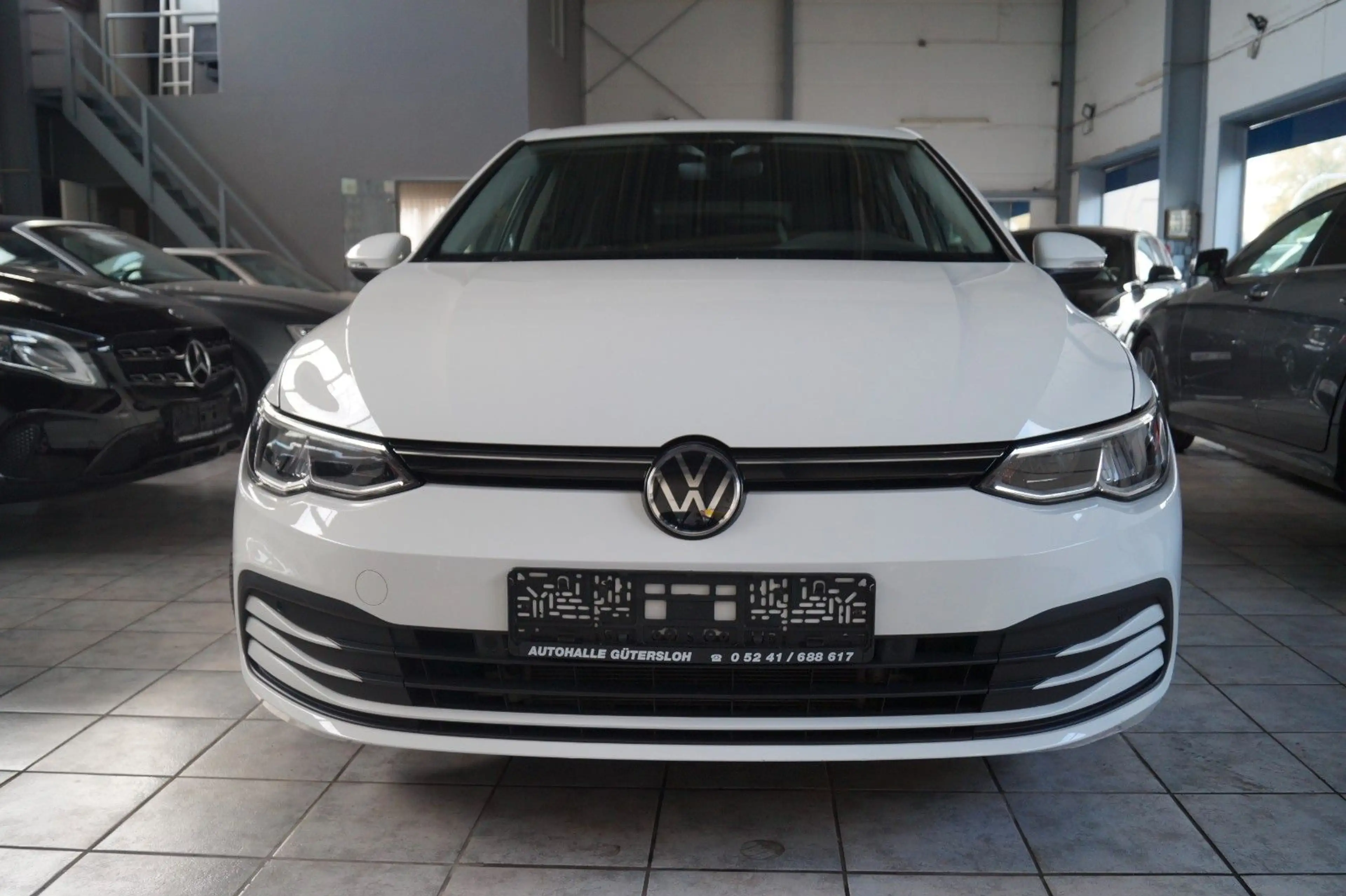 Volkswagen Golf VIII Lim. Life eTSI*1.Hand*Navi*Kamera*PDC* — photo 2