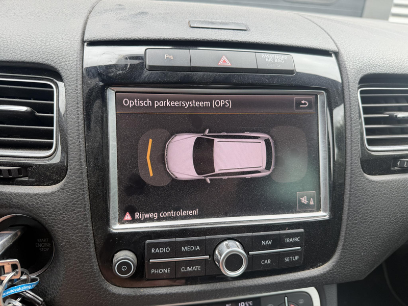 Volkswagen Touareg 3.0 TDI R-line | Luchtvering | Trekhaak | Xenon | — photo 22