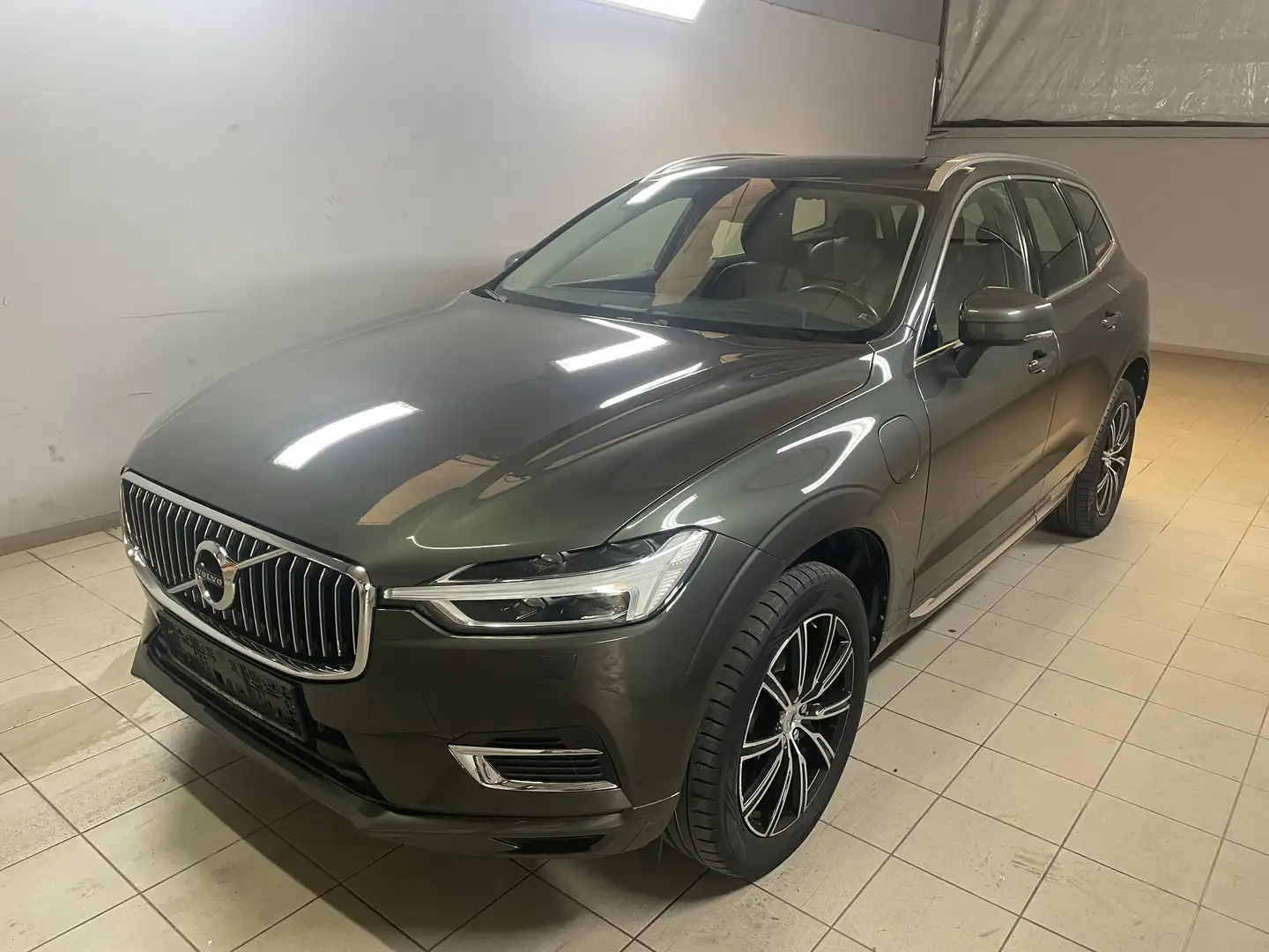 Volvo XC60 Inscription Plug-In Hybrid AWD PANORAMA Grau - 1