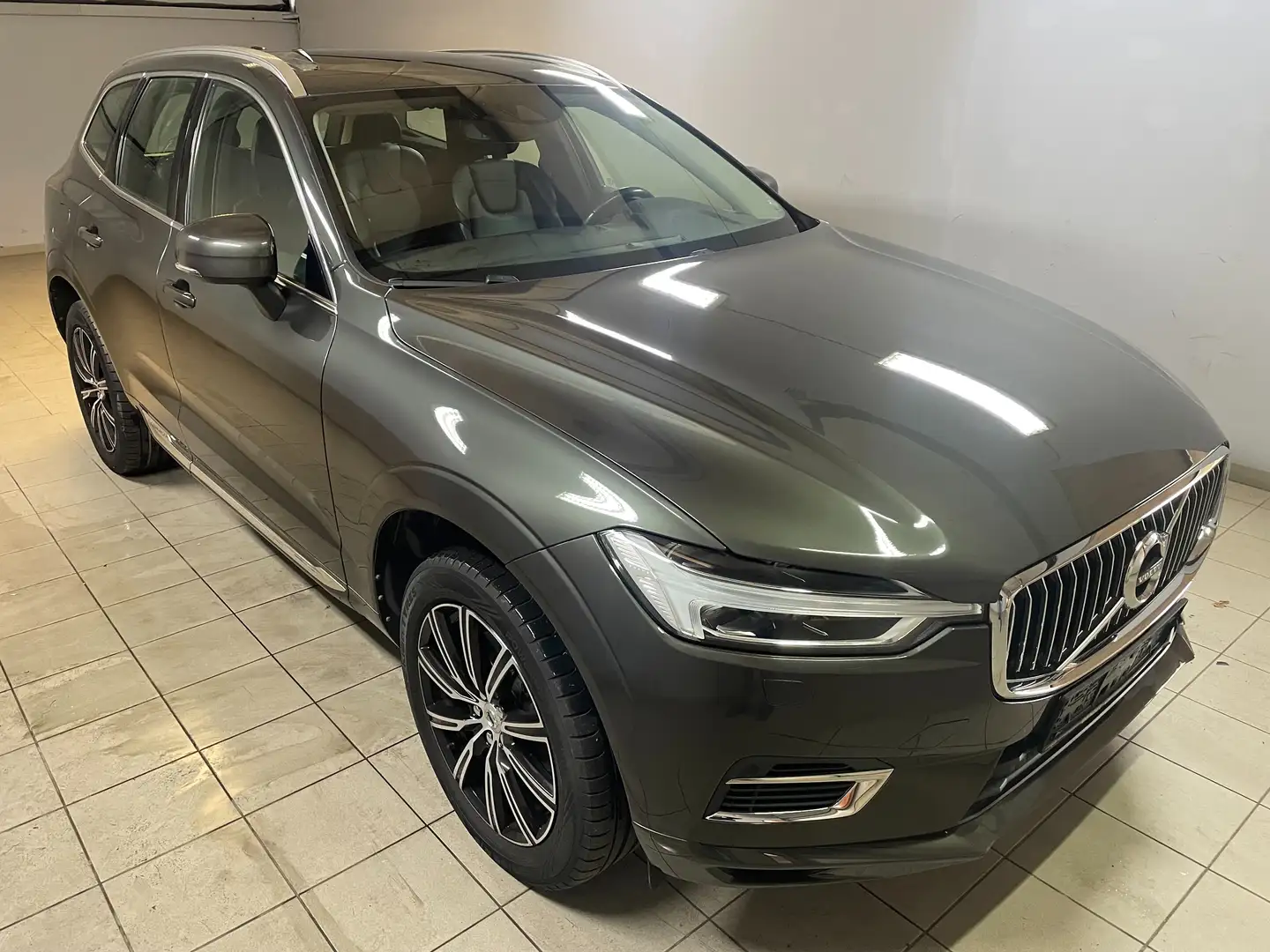 Volvo XC60 Inscription Plug-In Hybrid AWD PANORAMA Grau - 2
